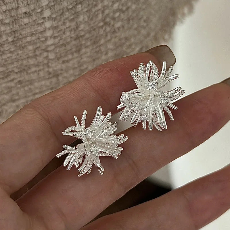 100% 925 Sterling Silver Flower earrings with Korean style, simple, retro and fashionable ear accessories