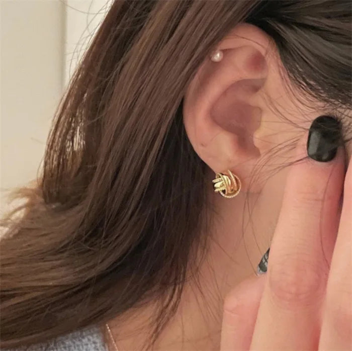 925 Sterling Silver Compact sweet versatile and stylish stud earrings retro exquisite winding minimalist design