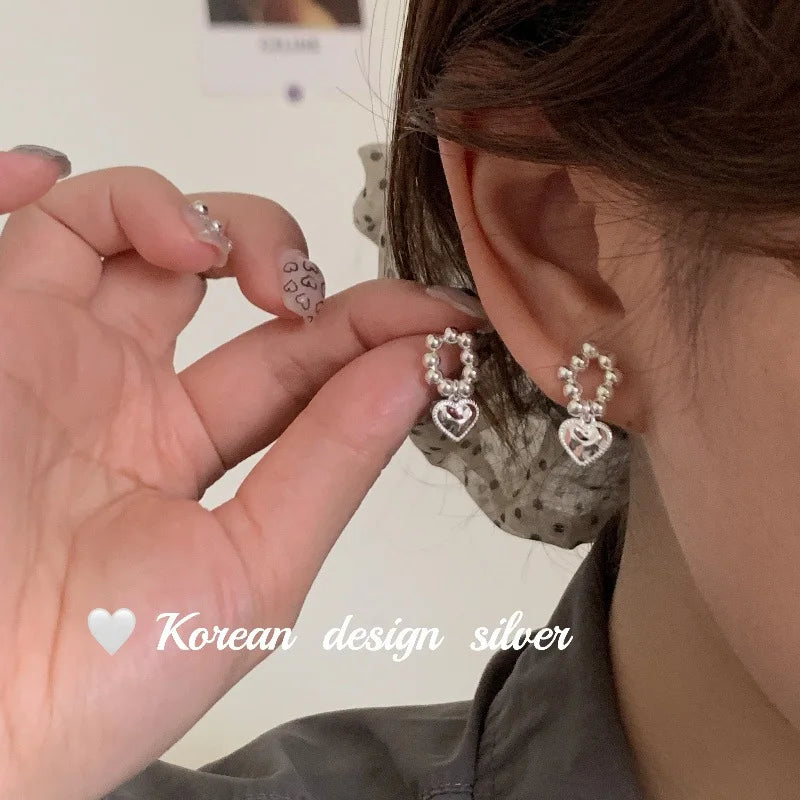 100% 925 Sterling Silver Subtle and exquisite ear accessories with bead texture and heart-shaped earrings for high-end women