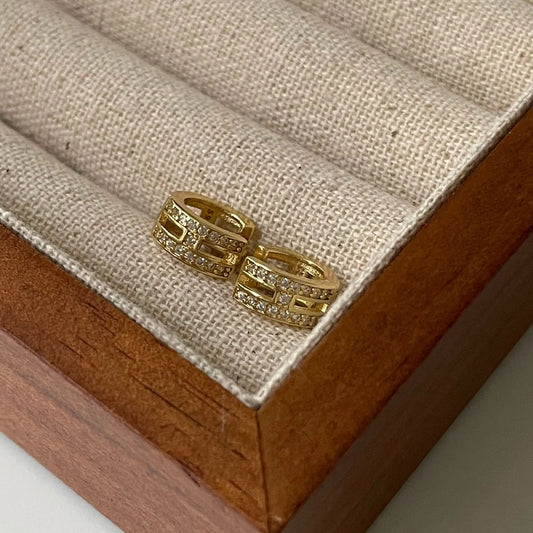 100% S925 Sterling Silver Hoop Earrings with Dazzling Cubic Zirconia for Women Unique Letter Design Accessories